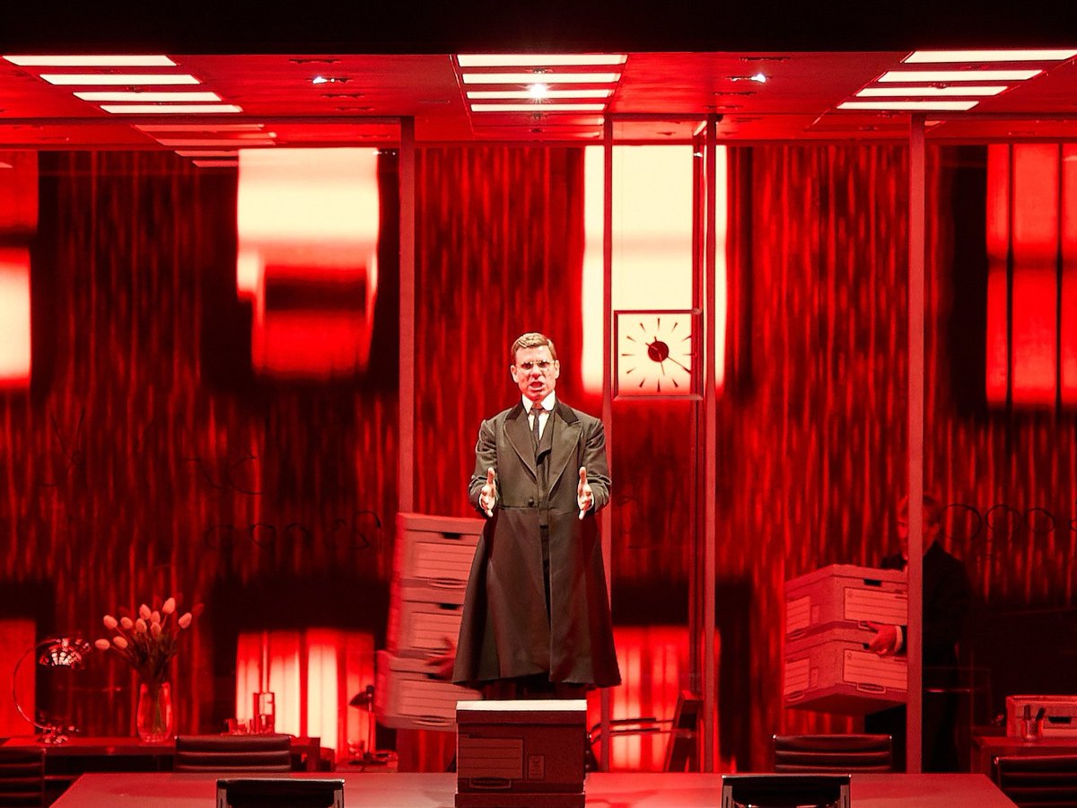 NationalTheatre's tweet photo. 'The story of a family and a company that changed the world.' 

@LehmanTrilogy is now playing at the #GillianLynneTheatre until 5 January.

📸  @MarkDouet https://t.co/65lftAQZCu