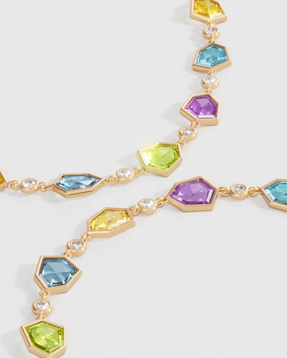 DamasJewellery's tweet image. Whether worn as standalone motifs, double motifs with alternating colours, or in multiple colour combinations, each piece offers a unique statement for personal expression.
#ColoursOfSpring #SpringByDamas #DamasJewellery #HouseOfJewelleryDesign