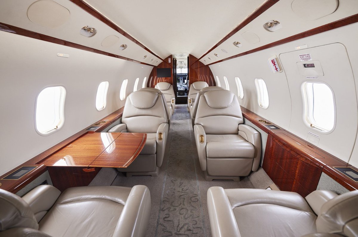 jetaviation's tweet image. Discover the Challanger300

Seating: 9 passengers ​
Crew: 2 pilots ​
Range: 2,100 nm | 3,889 km ​
Speed: 460 kts | 851 km/h ​
Endurance: 4.45 h​
​
Make your next charter inquiry here: ow.ly/rcqe50TATVh
​
#Aviation #BusinessAviation #FlyCharter #Challenger300