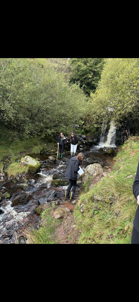 KingHenryGeog's tweet photo. 3 successful days of fieldwork completed by our Y11 Geographers ✅The weather too managed to stay mostly dry….unlike some of the pupils socks! Da iwan to our pupils. https://t.co/TOyQ2nwvOj