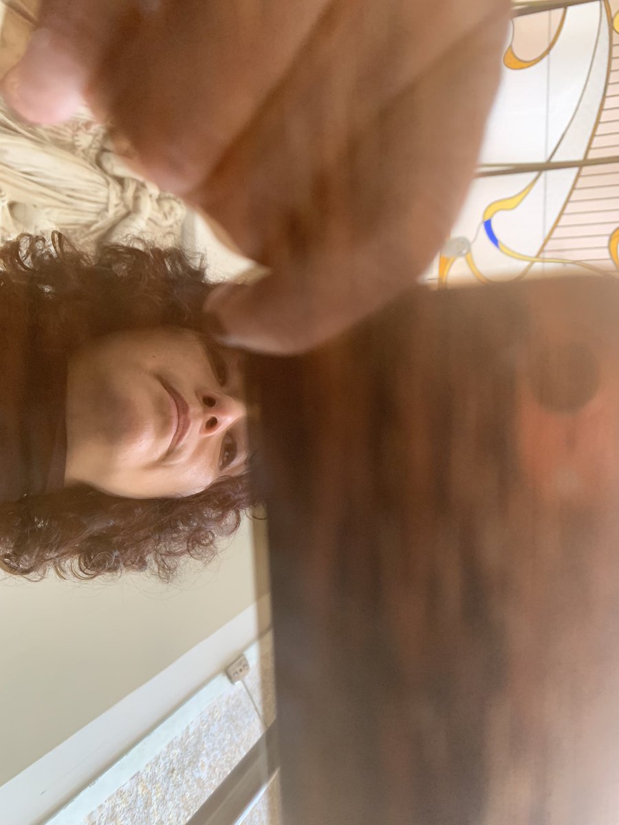 No entiendo cómo hice esa foto, sale el teléfono y era selfie, me está rompiendo la cabeza.