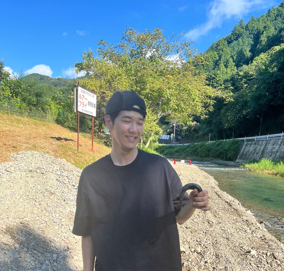 Anglers1223's tweet photo. 2024年8回目の活動は9月14日に北浅川恩方ます釣場で釣りを行いました❗️

ルアーフィッシングでニジマス釣りを行いました🎣🐟初心者でも簡単に釣ることができ、釣った魚はその場で焼いて食べました✨🤤 https://t.co/XsePSnsEEd
