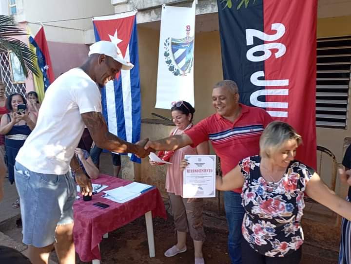 TFontanills's tweet image. #TrinidadDeCuba hoy en la circunscripción 37 en el CP Armando Mestre rindiendo cuenta al pueblo en intercambio,, buscando soluciones y reafirmando nuestra unidad #PoderDelPueblo #SanctiSpiritusEnMarcha @DiazCanelB @AsambleaCuba @DeivyPrezMartn1 @AlexisLorente74 @AmppTrinidad