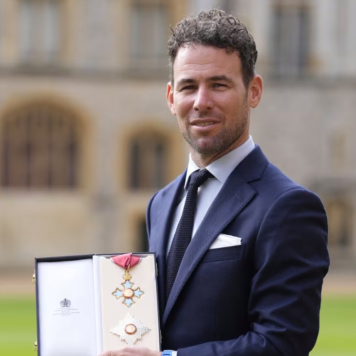 Congratulations to Sir <a href="/MarkCavendish/">Mark Cavendish</a> who has received his knighthood from HRH The Prince of Wales at Windsor Castle.  

Sir Mark's incredible achievements and dedication continue to inspire and make the #IsleofMan proud 🇮🇲 

#ManxMissile 🚵‍♂️