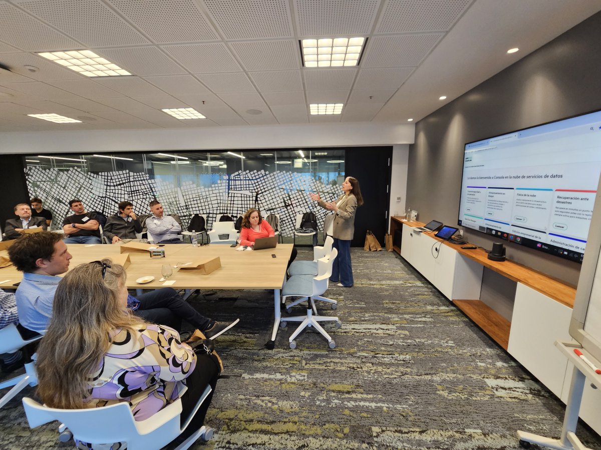 data_memory's tweet image. ¡Gran evento con @HPE!  Servidores ProLiant de última generación, Storage as a Service, protección contra ransomware con Zerto y la flexibilidad de HPE GreenLake. ¡La transformación digital está aquí! #DataMemory #HPE #Innovación #TI