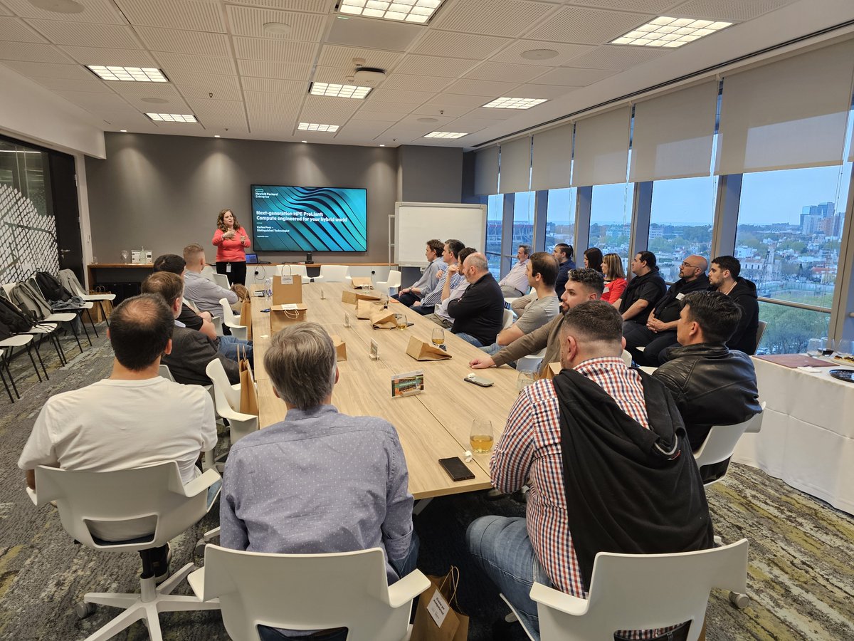 data_memory's tweet image. ¡Gran evento con @HPE!  Servidores ProLiant de última generación, Storage as a Service, protección contra ransomware con Zerto y la flexibilidad de HPE GreenLake. ¡La transformación digital está aquí! #DataMemory #HPE #Innovación #TI