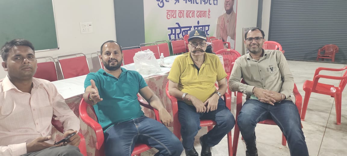 vedyodha1's tweet image. आज सोनीपत विधानसभा के कांग्रेस प्रत्याशी श्री सुरेंद्र पंवार जी के चुनावी कार्यालय में टीम दीपेंद्र हुड्डा जी सोशल मीडिया के साथियों से शिष्टाचार मुलाकात हुई।

#SurenderPanwar

@BhupinderShooda
@DeependerSHooda
@PanwarSurender1
@RahulBiroharInC
@KadianRaghuvir @pardeep_beri