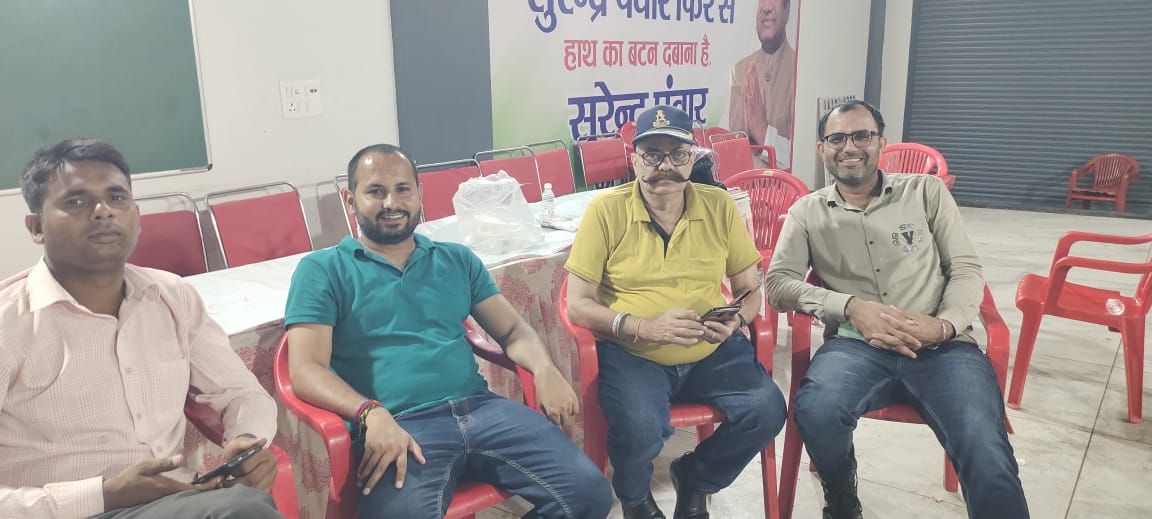 vedyodha1's tweet image. आज सोनीपत विधानसभा के कांग्रेस प्रत्याशी श्री सुरेंद्र पंवार जी के चुनावी कार्यालय में टीम दीपेंद्र हुड्डा जी सोशल मीडिया के साथियों से शिष्टाचार मुलाकात हुई।

#SurenderPanwar

@BhupinderShooda
@DeependerSHooda
@PanwarSurender1
@RahulBiroharInC
@KadianRaghuvir @pardeep_beri