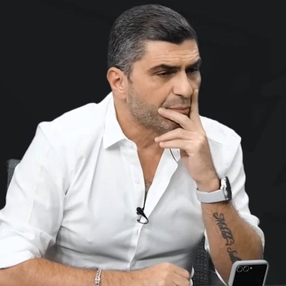 forzacimbom's tweet photo. Ilgaz Çınar: "Torreira temaslı oynuyormuş, Türkiye'de kart görmüyormuş ama Avrupa'da öyle olmuyormuş... Ya Torreira son 9 Avrupa maçında sadece 1 kez sarı kart görmüş. Nasıl olacak bu şimdi? Madem somut veriler falan, buyrun somut veri.

Ondan daha fazla sarı kart gören Abdülkerim ve Kaan, Türkiye'de de aynı şekilde fazla görüyor. Bir şey söylüyor birileri, onun arkasından gidiyorlar."