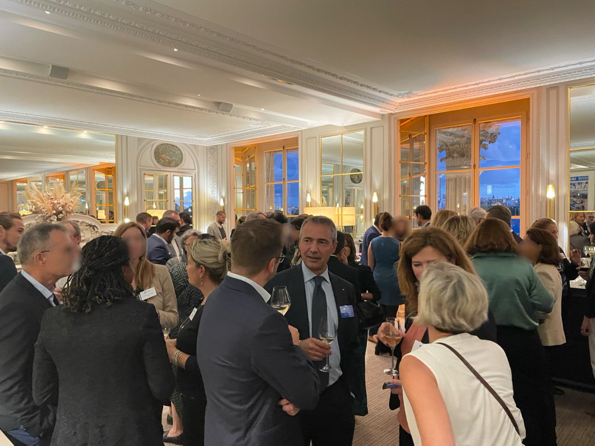 💙 Avec la place de la Concorde en toile de fond, nous avons eu le plaisir d'accueillir nos partenaires #courtiers lors de notre traditionnel cocktail de rentrée. Retour en images sur ce moment privilégié. #WeAreZurich