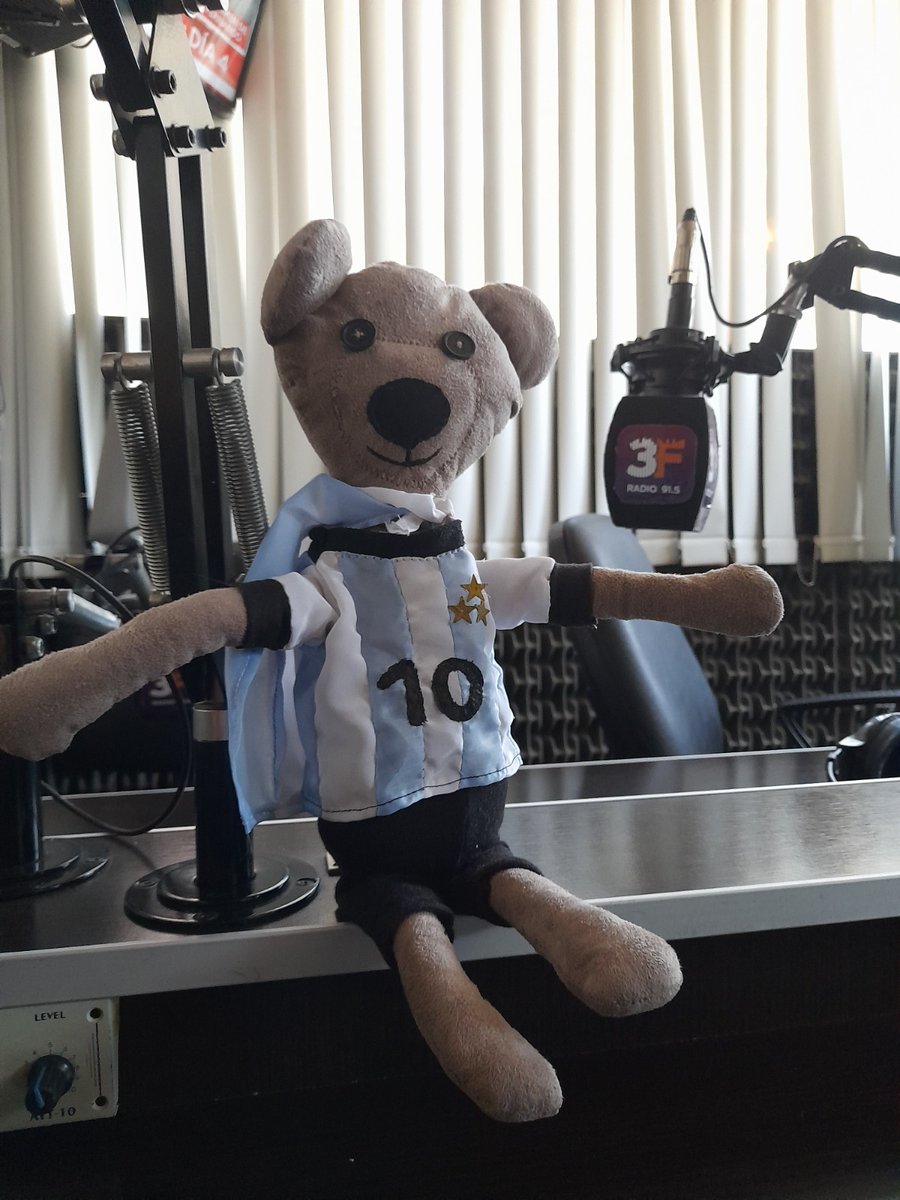 3f_radio's tweet photo. ¡Empezamos en #UnoDeNosotros☀️ y #trefi les desea un muy #buendía!
Hasta las 12hs, tenemos toda la info local, nacional y las mejores entrevistas.
Con @mattidimartino, @_IvanaBelen y @Santiago_Adler, acá en la 91.5 #3FRadio
🎙️https://t.co/TjFZkuDYM1 https://t.co/dXHu7CHlXb