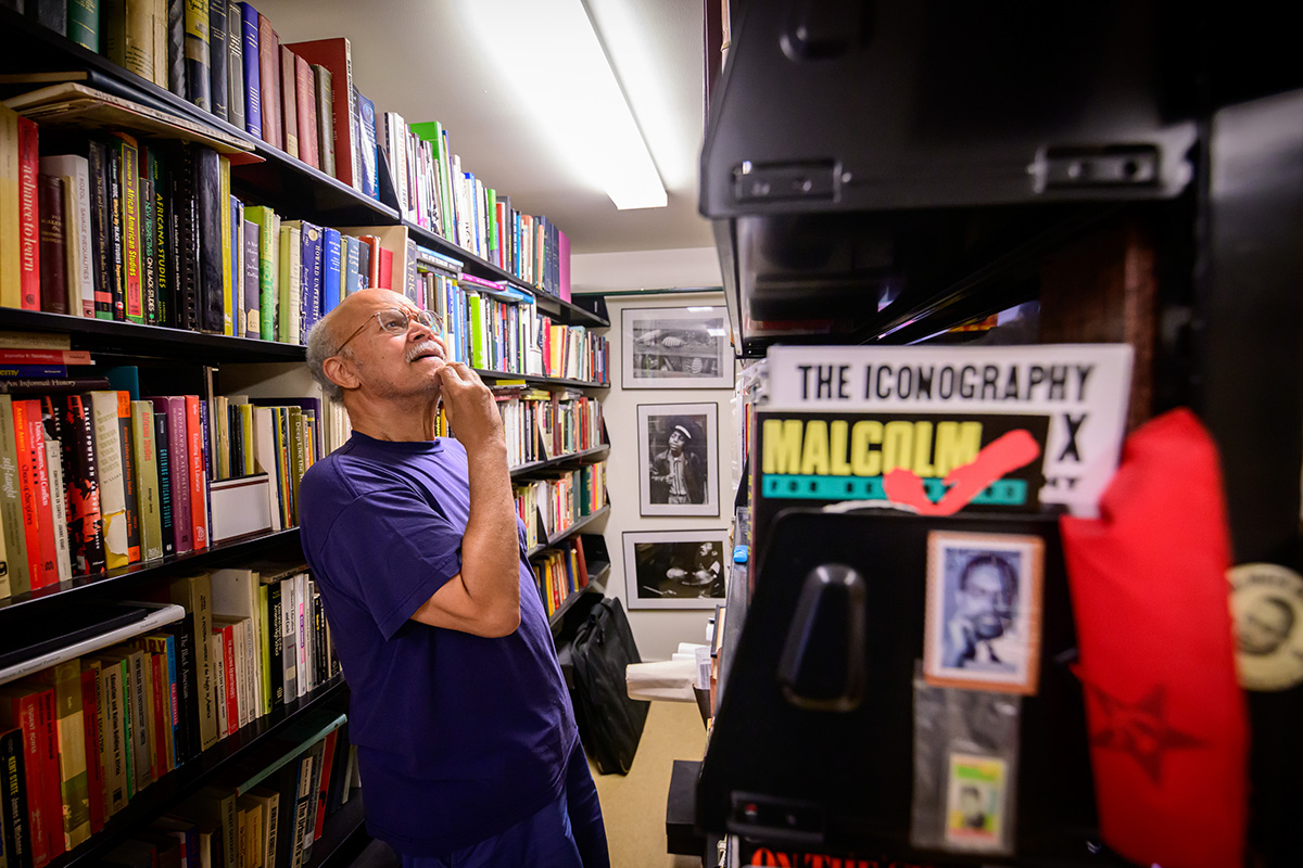 U of I News Bureau tweet media