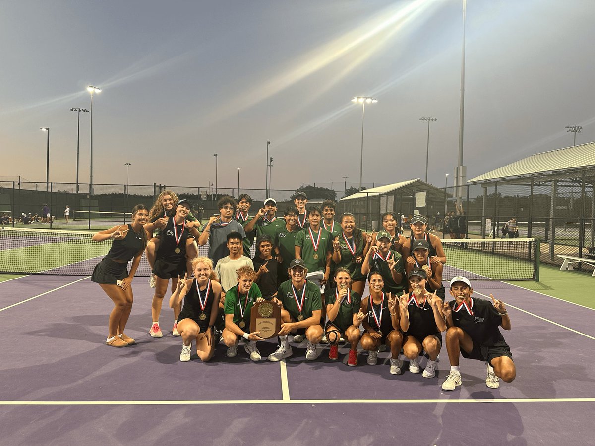 📣DISTRICT CHAMPS📣Huge congrats to varsity on their 10-5 win over Liberty Hill to be District Champs!! Playoffs next week, so stay tuned! Keep it up wolves!🐺🎾 #cpproud #twolves