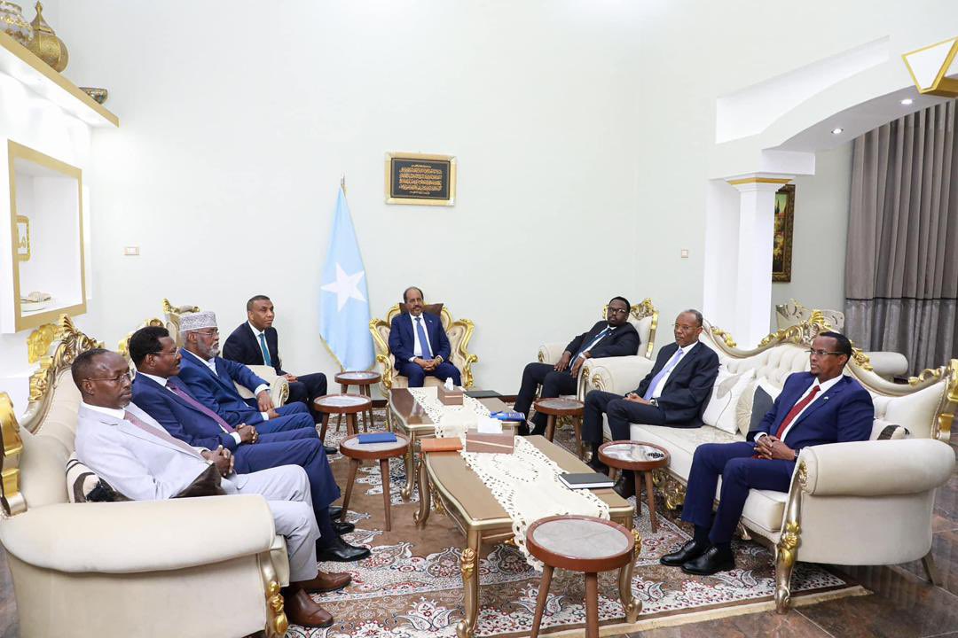 The National Consultative Council (NCC) meeting has begun today in Mogadishu, bringing together the leaders of the Federal Government and the Federal Member States.

President of Southwest State, Abdiaziz Laftagareen arrived in Mogadishu with a heavy security detail, indicating