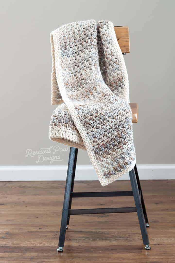 OombawkaDesign's tweet image. Crochet The Jane Blanket. Watch the quick video tutorial, grab the free pattern and then get started. #freetutorial #crochettutorial #howtocrochet #learntocrochet #freecrochettutorial bit.ly/2UDyWJV?utm_ca…