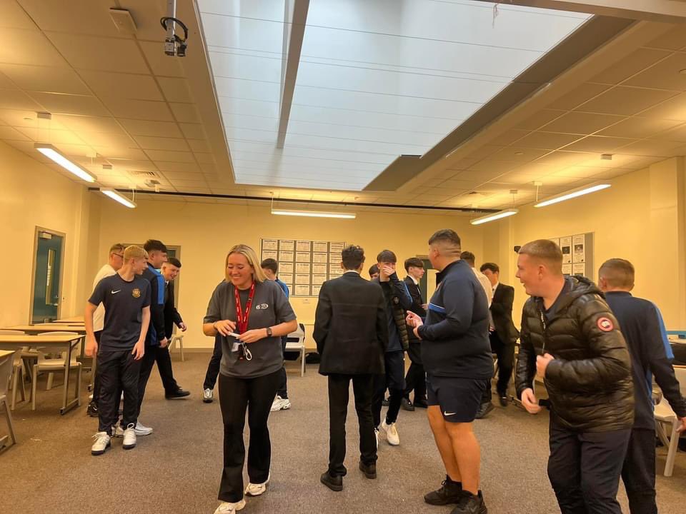 Rcitybelfast's tweet photo. 👣ENRICHMENT PROGRAMME👣

⭐️Great session @ The Belfast Boys' Model School today 👏🏼 lots of laughs, games and team building 🧩 Looking forward to planning for the year ahead 🤩 @boysmodelschool @TNLComFundNI 

#RCITY #POSITIVEYOUTH #ENRICHMENT https://t.co/o9CG0w0tCg