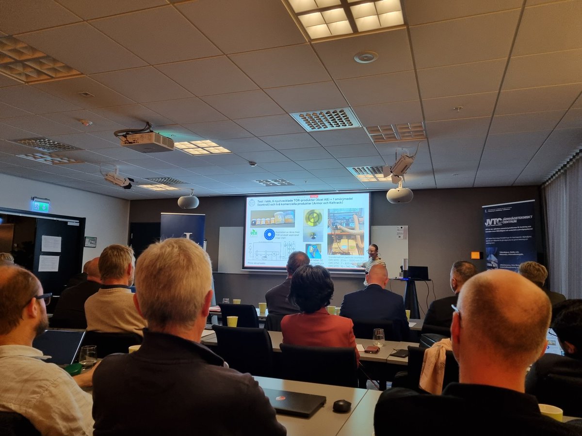 LiU Railway & Public Transport (@liu_jvgkoll) on Twitter photo Idag deltar vi i <a href="/Trafikverket/">Trafikverket</a>-s Excellensområdeskonferens som arrangeras hos <a href="/LTUniv/">Luleå tekniska universitet</a>. Vårt bidrag handlar om planering av stationskapacitet, där <a href="/andpe41/">Anders Peterson</a> gjort en del preliminära studier tillsammans med <a href="/ignisiridium/">Iridium</a> vid <a href="/KTHuniversity/">KTH Royal Institute of Technology</a>. Idag deltar vi i <a href="/Trafikverket/">Trafikverket</a>-s Excellensområdeskonferens som arrangeras hos <a href="/LTUniv/">Luleå tekniska universitet</a>. Vårt bidrag handlar om planering av stationskapacitet, där <a href="/andpe41/">Anders Peterson</a> gjort en del preliminära studier tillsammans med <a href="/ignisiridium/">Iridium</a> vid <a href="/KTHuniversity/">KTH Royal Institute of Technology</a>.