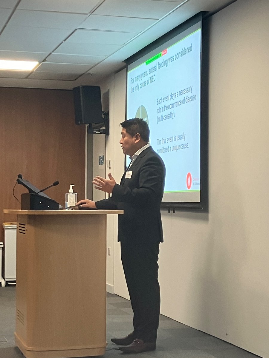 N3_neonut's tweet image. Professor Ariel Salas of Birmingham, Alabama speaking about human milk fortification