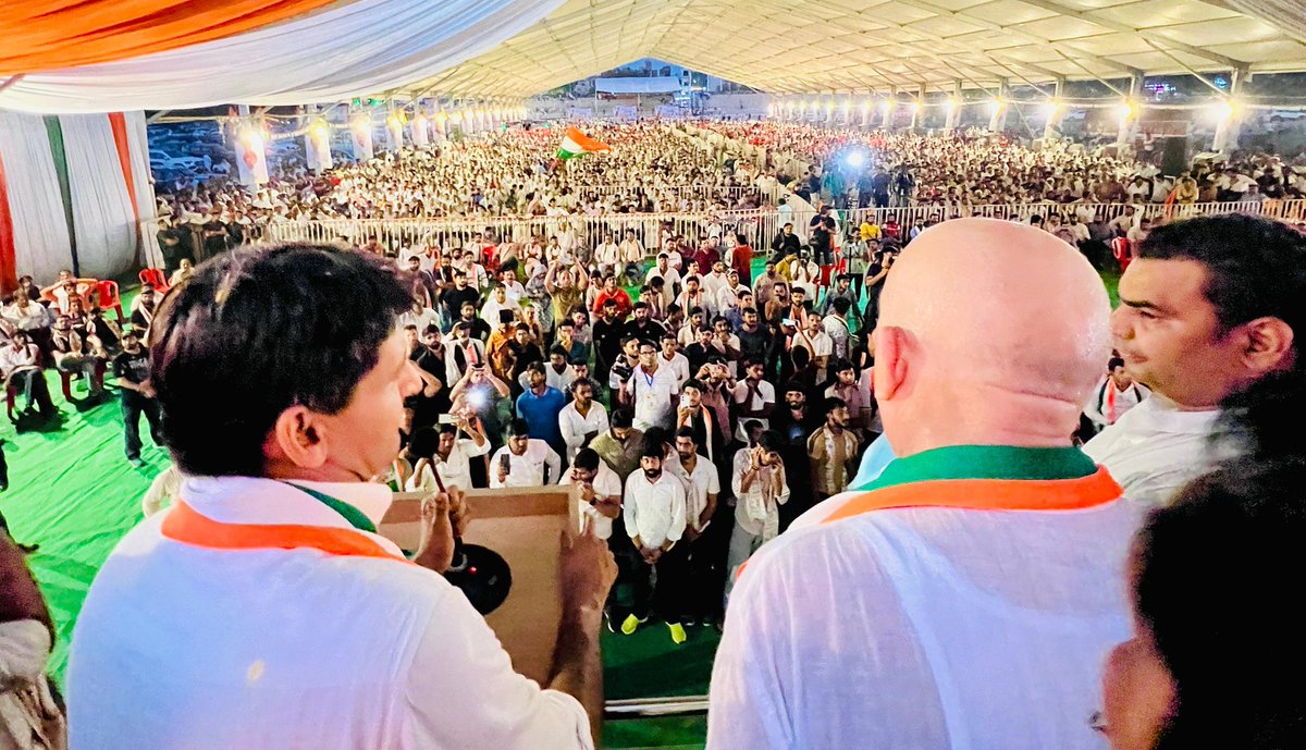 DeependerSHooda's tweet photo. आज सोहना विधानसभा क्षेत्र से कांग्रेस उम्मीदवार रोहतास खटाना जी के पक्ष में चुनावी जनसभा को संबोधित कर उन्हें विजयी बनाने की अपील की।

BJP ने कौशल निगम, अग्निपथ योजना लाकर पक्की सरकारी नौकरियों को कच्चे में बदल दिया। कांग्रेस सरकार आने पर कौशल निगम के जरिए भर्ती कर्मियों को नीति बनाकर पक्का करेंगे।