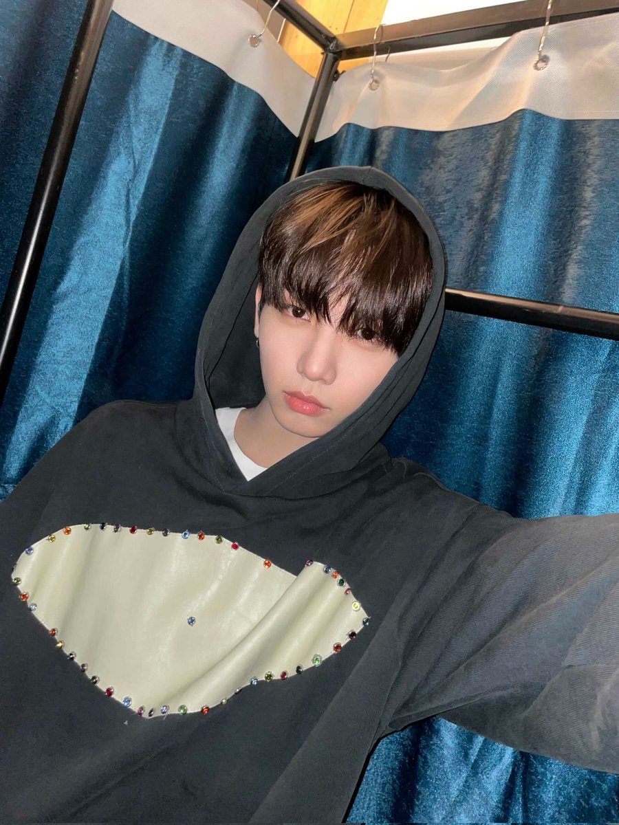 BOYNEXTDOOR_twt's tweet photo. 늦을 거면 연락 좀 미리 줘 남사친 룩 ㅋㅋㅋㅋㅋㅋㅋㅋㅋㅋㅋㅋㅋ

#보이넥스트도어 #BOYNEXTDOOR 
#JAEHYUN #명재현 https://t.co/pDhw3xBjmg