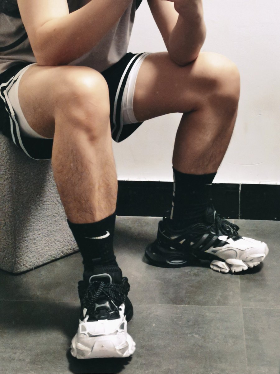 新鞋看起来脚很臭😈