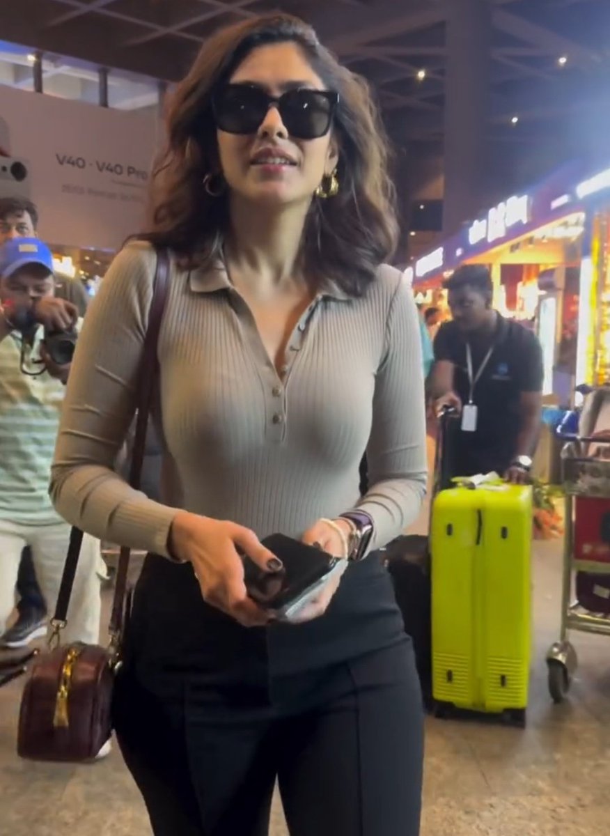 GY5MAv8bYAAhG-7?format=jpg&name=medium