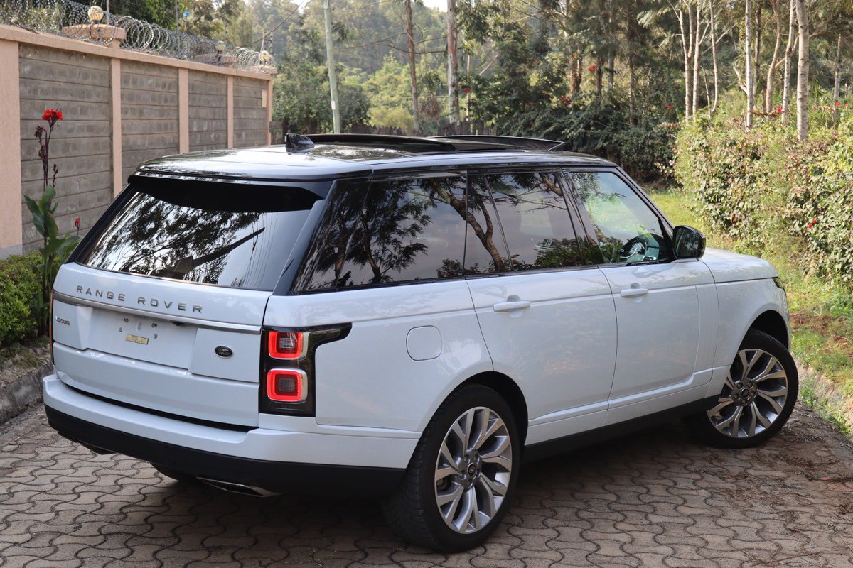 ryangift03's tweet image. 🇰🇪DAY TWENTY NINE (29/60) OF MARKETING THE 2018 RANGE ROVER VOGUE(L405)

The L405's park assist feature is quite advanced &amp;amp; unique. This system can help you park your vehicle parallel or perpendicular to the curb.

☎️0727870018 to reserve!