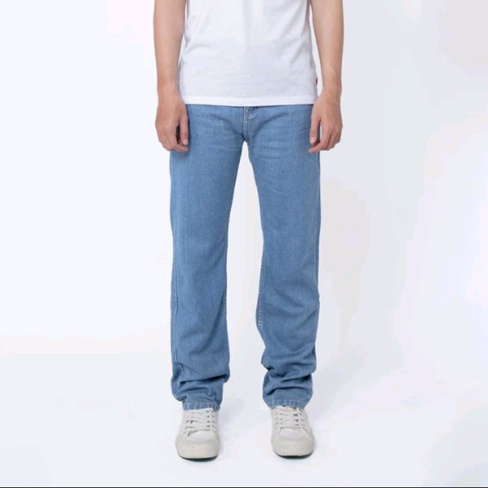 Celana jeans denim lightblue✨
Edwin Indonesia 
Idr 229k
s.shopee.co.id/2VZP5UEObc