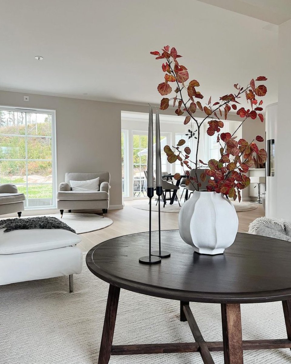 ConturaStoves's tweet photo. Ready to welcome autumn into your home? π
Take some inspo from @villatahe (IG), who has officially moved the autumnal colours in, by incorporating the golden hues of nature into their living space. π
#contura #conturastoves #woodburningstoves #autumn #autumninterior https://t.co/PGzm2yXBb7