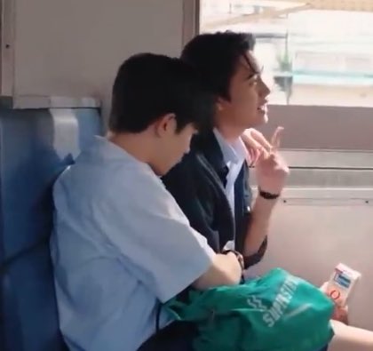 mondaymoon__'s tweet photo. คนนึงชอบจุ๊บหัว คนนึงชอบจุ๊บไหล่ เอาลูกเอา https://t.co/tR7m3rPdnD