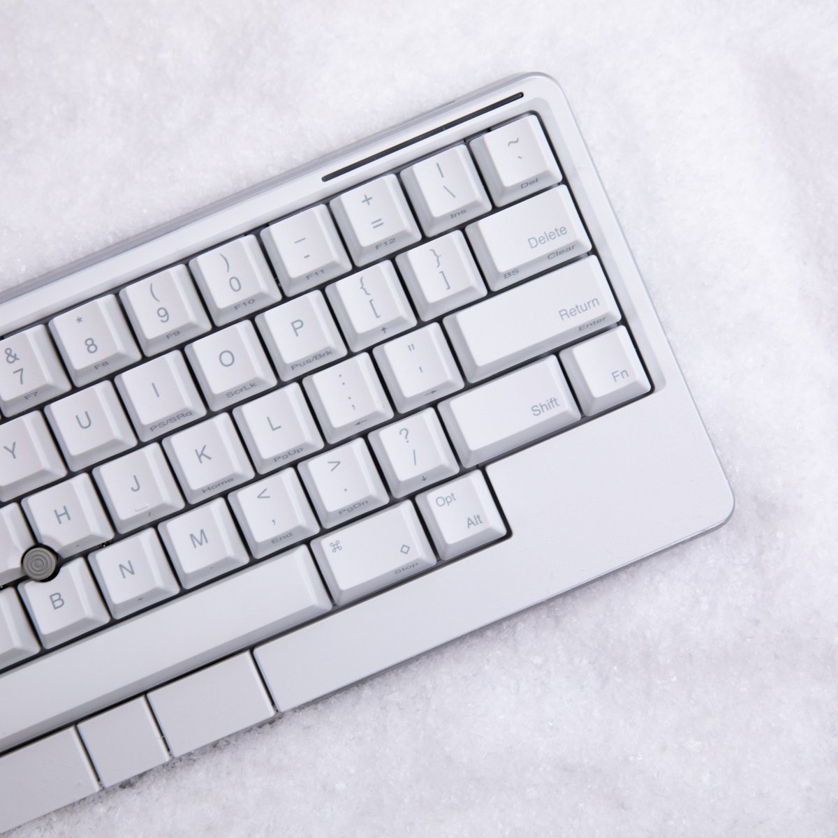 HHKB_US's tweet image. HHKB Studio Snow Out Now.

hhkeyboard.us/hhkb-studio/sn…

#HHKB #HHKBStudio #StudioSnow #MechanicalKeyboards #CreatorTools