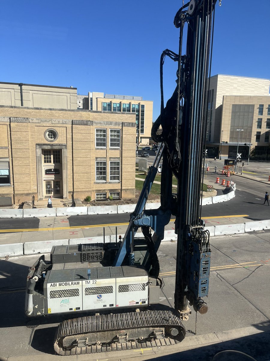 Exactly what you want to see outside your office window when you clear out time to work on a proposal and grade exams 😅