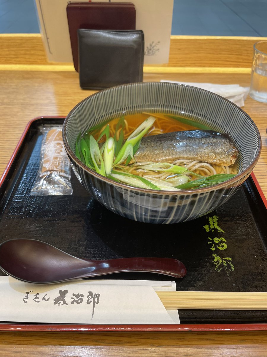 sho_frech's tweet photo. 広島で大型仕事して、そのまま中国地方と関西を寄り道して帰ってきた。船と吉備団子は何歳になっても好き。ニシン蕎麦を食べるくらいには良い歳になってきた https://t.co/wPUysH2RRv