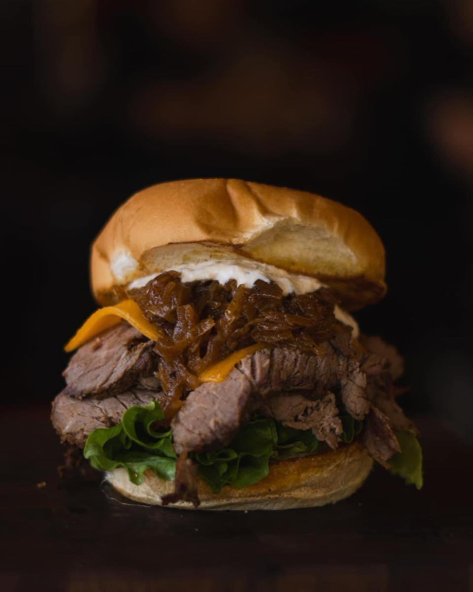 ‼️🔥It’s back for a limited time! 

Number of the Beef

Half pound of smoked roast beef, cheddar, caramelized onions, housemade creamy horseradish, lettuce and tomatoes. 

Don’t miss out! 

Available NOW‼️‼️