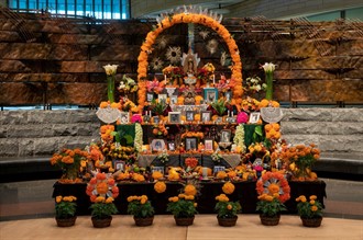 OIEIndianED's tweet photo. Join @SmithsonianNMAI at their #DC location on Oct. 26 for a celebration of #DiaDeLosMuertos, a holiday that has deep roots in the culture of our #NativeMexican relatives! Guests will enjoy activities like dance performances, mask making, & more: https://t.co/RRlfBCXJDf https://t.co/ChnzWO2gu8