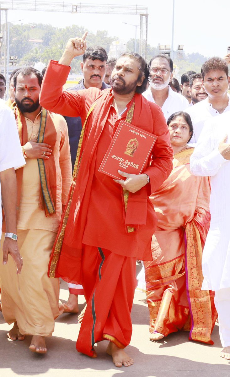 PawanKalyan's tweet image. About 14 months back, when VARAHI first hit the roads, it was more than just a movement, it was a call to action. Andhra Pradesh was suffocating under YSRCP’s autocratic rule and Varahi became the symbol of strength, sparking courage in every corner of the state. It gave people…