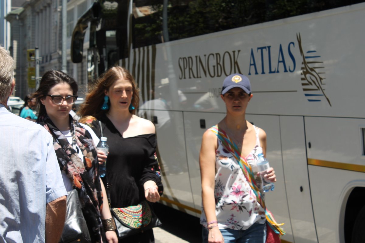 Frenchtouropera's tweet image. CHOOSE THE TOUR THAT'S RIGHT FOR YOU!
Today's vacation products come in five main groups: #escorted, Group, package, independent and charter. Each has its own advantages, described below.
Group Travel, usually by motorcoach but sometimes by ship or train.
#tourguide #escortedtour