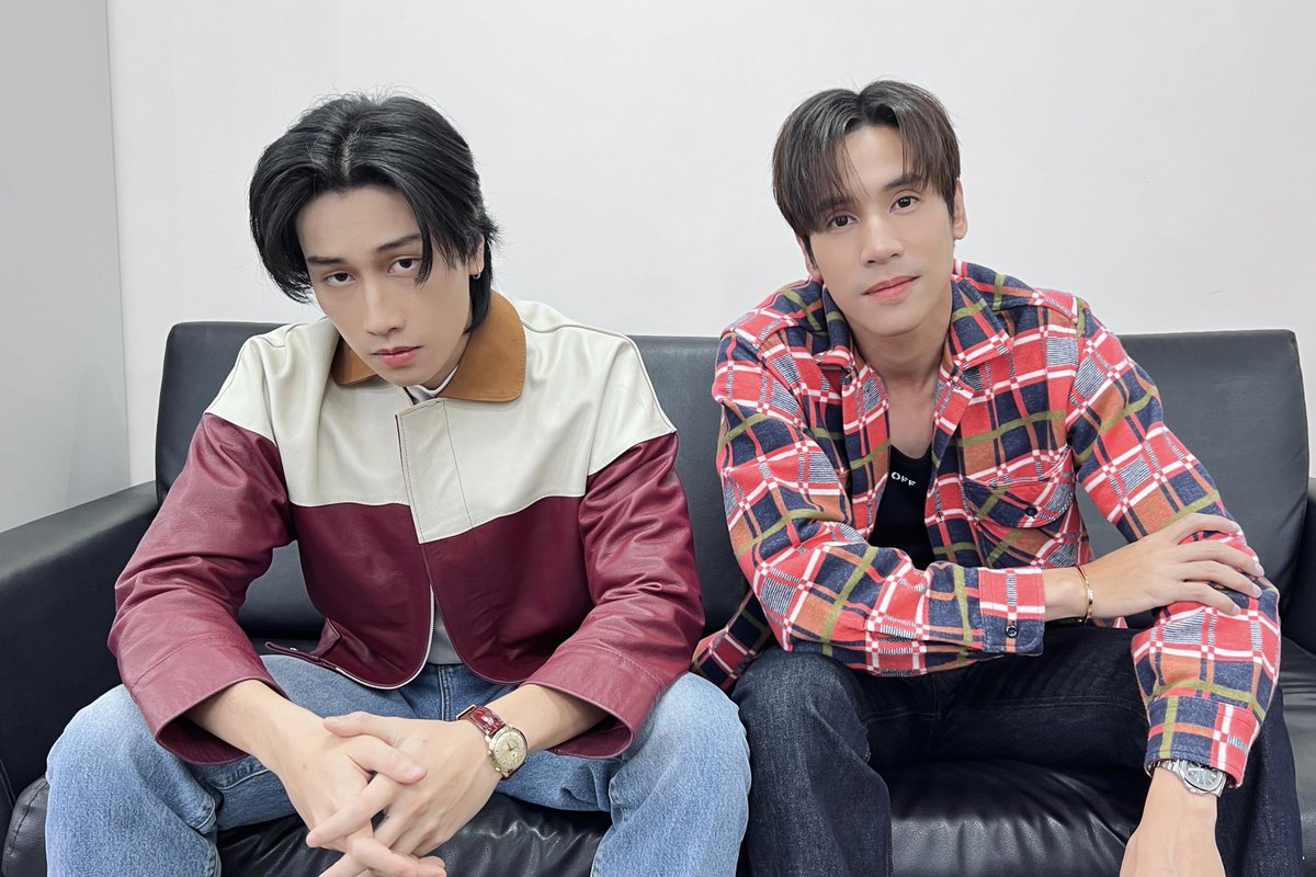 พร้อมเจอ 2 พรีเซนเตอร์ Kaniva สุดหล่อ เจษ และ ไบเบิ้ล ในรายการแฉ กันหรือยังค้าา 😊

รับชม รายการแฉ ได้ทาง 📺 ช่อง GMM25 และรับชม Live ได้ที่
🔴 Youtube : "GMM25Thailand"
🔴 Facebook : "ช่อง GMM25" และ "แฉ"

CHAE X JESBIBLE
#KanivaxJesBible
#KanivaPetFood #ถูกใจคนรู้ใจแมว
