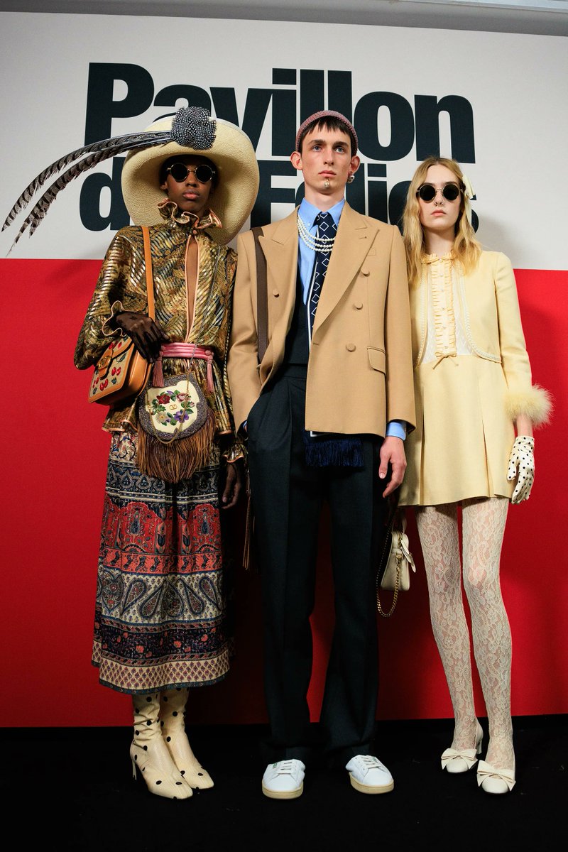 Seventy7Mag's tweet photo. Backstage shots of the Valentino Spring 2025 Ready-To-Wear show https://t.co/qqdKWS1UAl