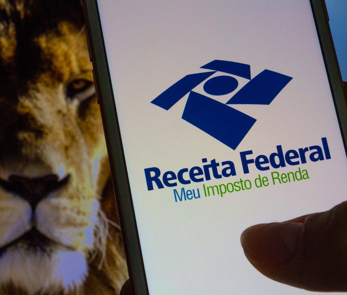 NewsLiberdade's tweet photo. 🚨URGENTE - Governo Lula anuncia que quem recebe 2 salários mínimos voltará a pagar Imposto de renda em 2025!

Governo não projeta aumentar a faixa de isenção do imposto para R$ 3.018 em 2025; Lula prometeu em R$ 5.000 para 2026 https://t.co/7jl8fbdHnD
