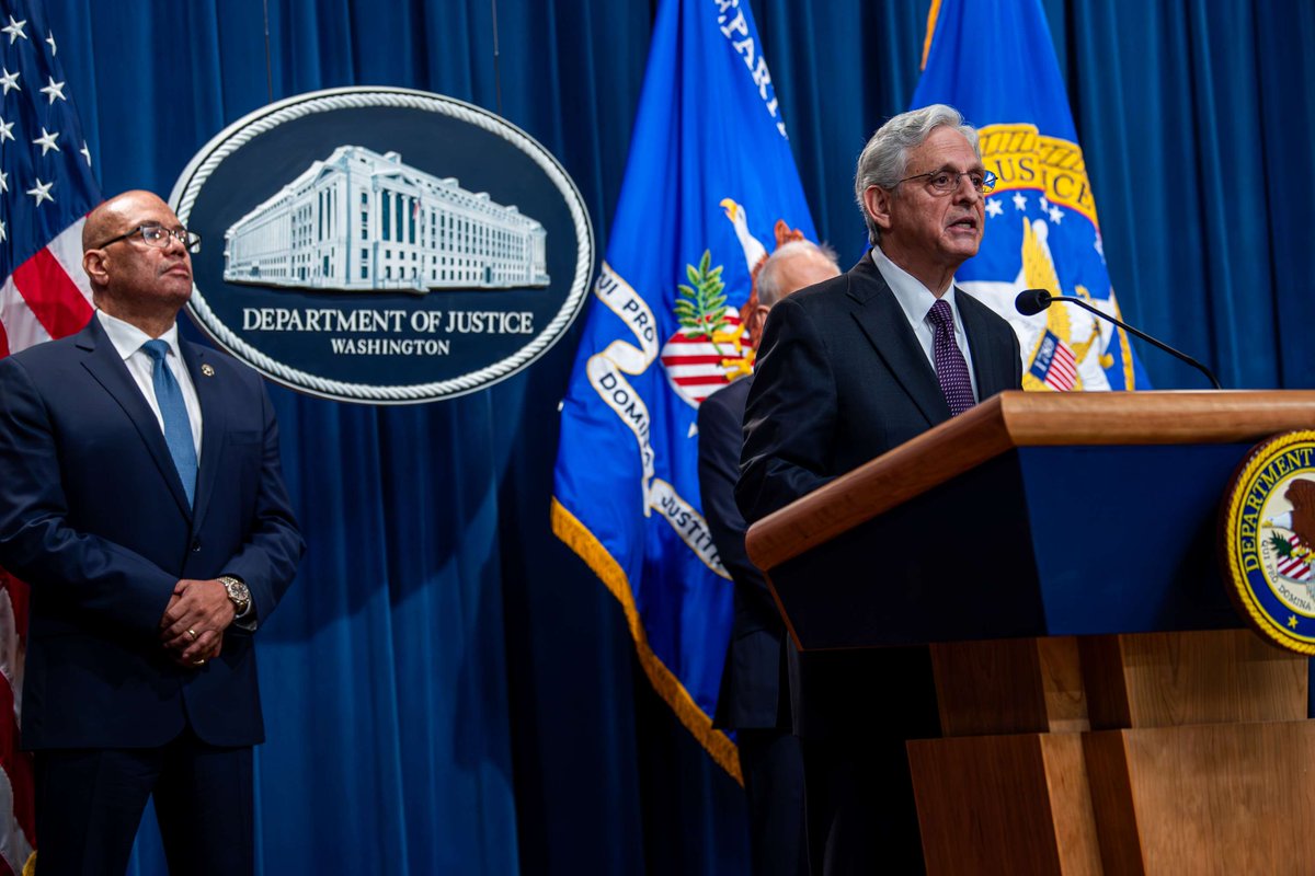 USMarshalsHQ's tweet photo. Last week, Attorney General Garland and USMS Director Davis announced the outcome of Operation North Star FY2024. 3,421 fugitives were arrested over the 74 day operation in ten different metro areas across the nation. 

#USMarshals #OperationNorthStar https://t.co/dtXkTsE3A3