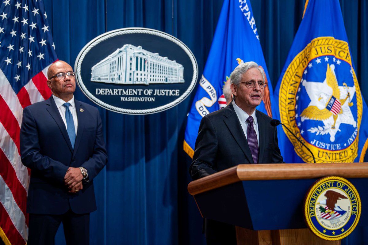 Last week, Attorney General Garland and USMS Director Davis announced the outcome of Operation North Star FY2024. 3,421 fugitives were arrested over the 74 day operation in ten different metro areas across the nation. 

#USMarshals #OperationNorthStar