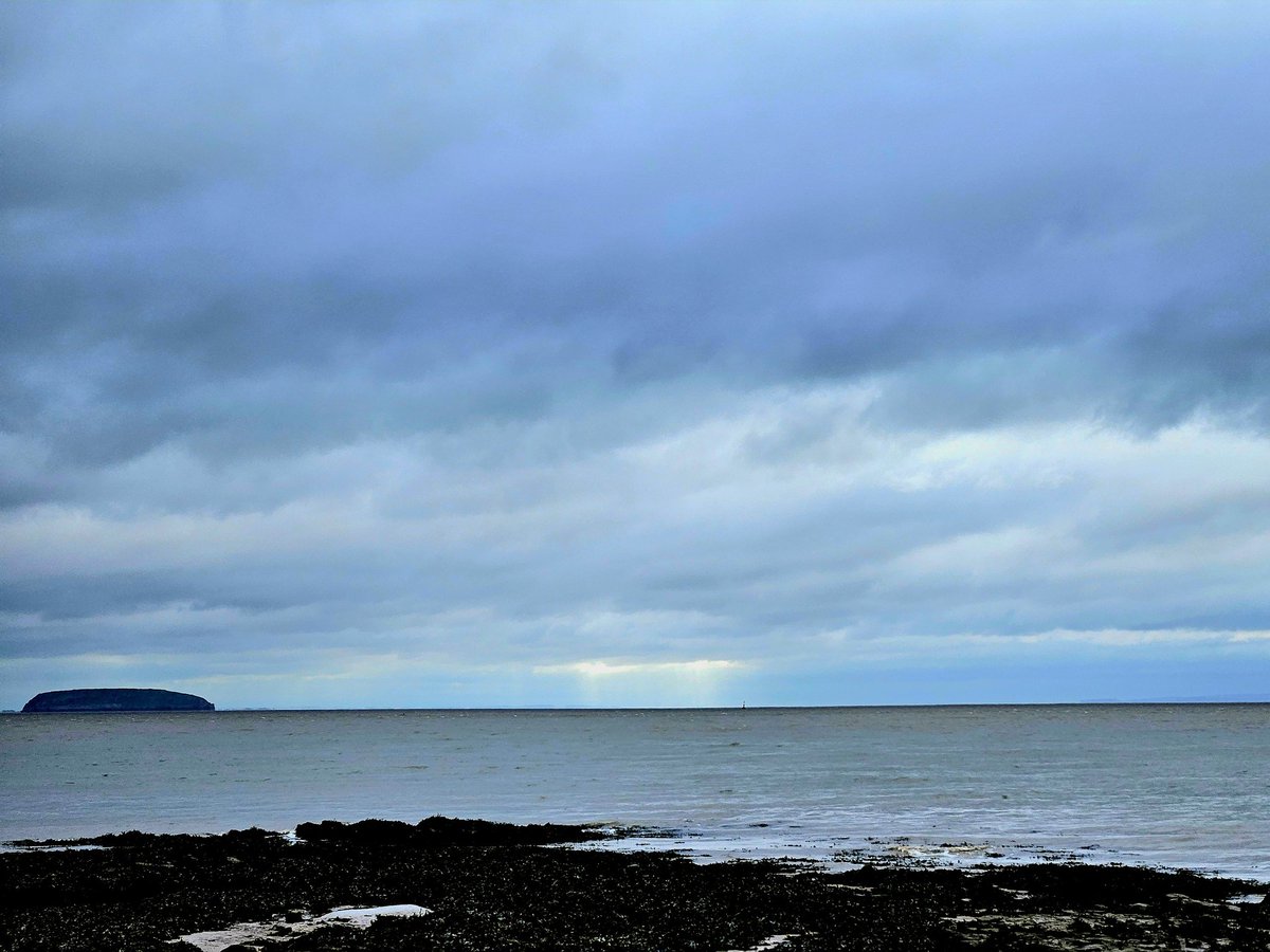 wendyadventures's tweet photo. Bay Adventures
My last few days here in Wales helping the 'Hounds Of Love', and we finally got a break in the weather to go and see the view from the other side.
Not Bad, Not bad at all.
#BridgwaterBay #SwanbridgeBay #adifferentperspective #WalesCoastPath https://t.co/hdAApKvbtR