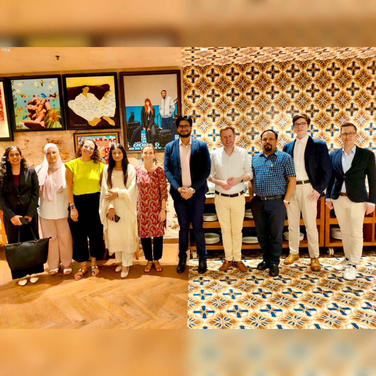 Triptisaini19's tweet photo. Had the pleasure of participating in an engaging and collaborative evening with esteemed German PhD students and professors in Delhi, graciously hosted by KAS. Our discussions revolved around India's political, economic, and social landscape.
#kasdelegation
#internationalprogram https://t.co/i2o1aDxjPL