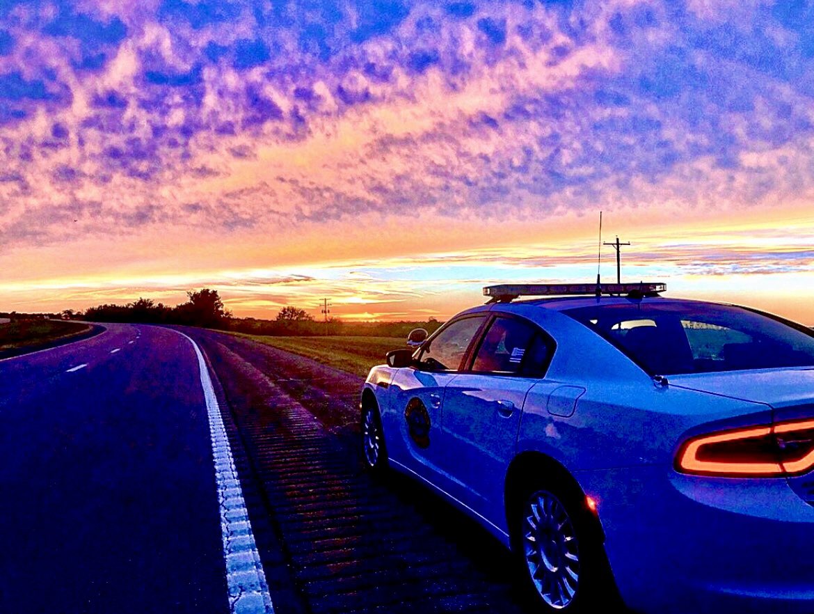 MSHPRecruiting's tweet photo. Best office views ! Find your office view https://t.co/D3u2OLcMZm.
#Trooper #Fallviews #professionalism #community https://t.co/yfs1GrgnFU