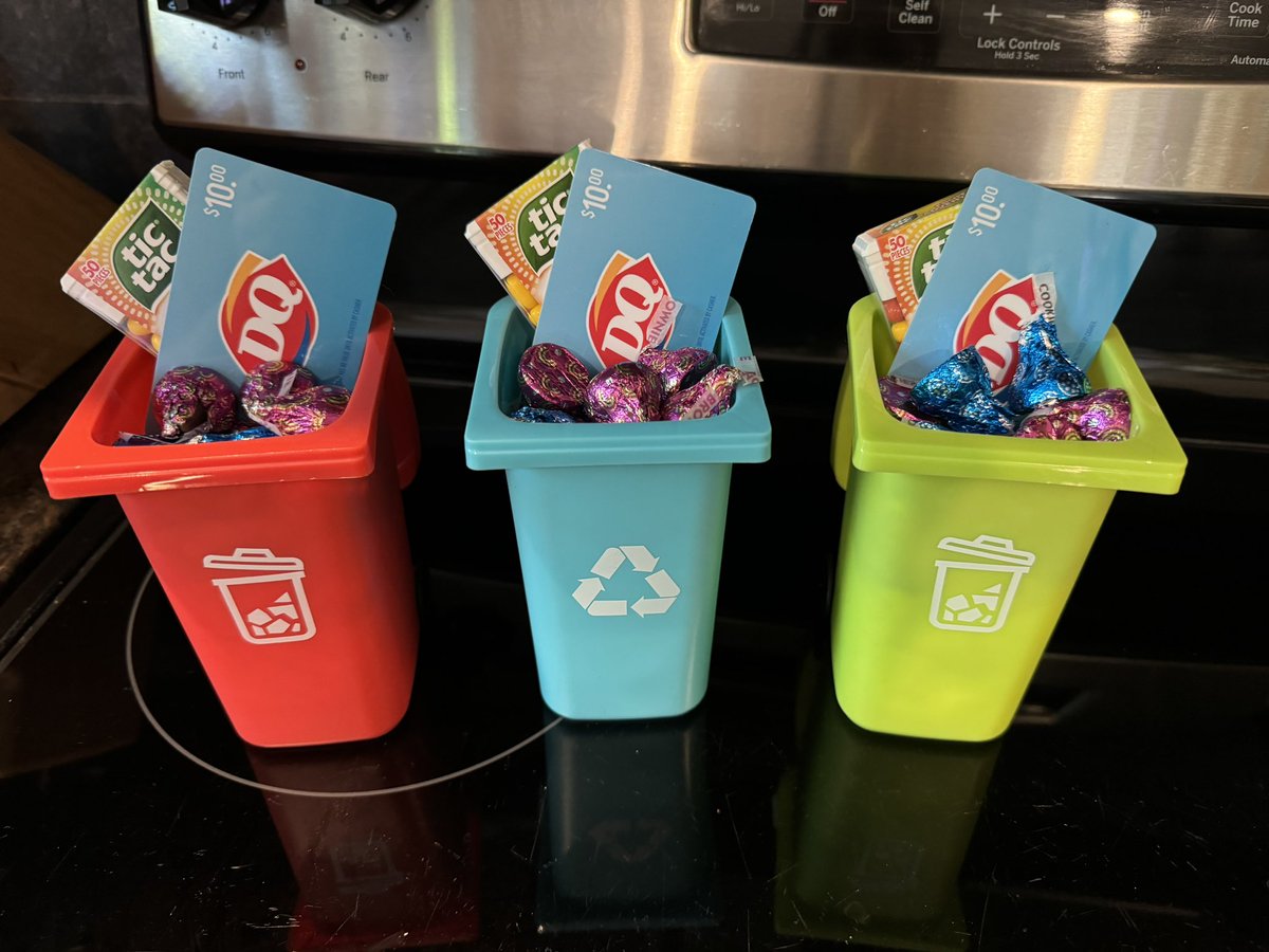 Happy Custodian Appreciation Day to our crew! Thank you for all you do! #theresnoplacelikemillbrooke #OPSMakeTodayCount <a href="/olatheschools/">Olathe Public Schools</a>