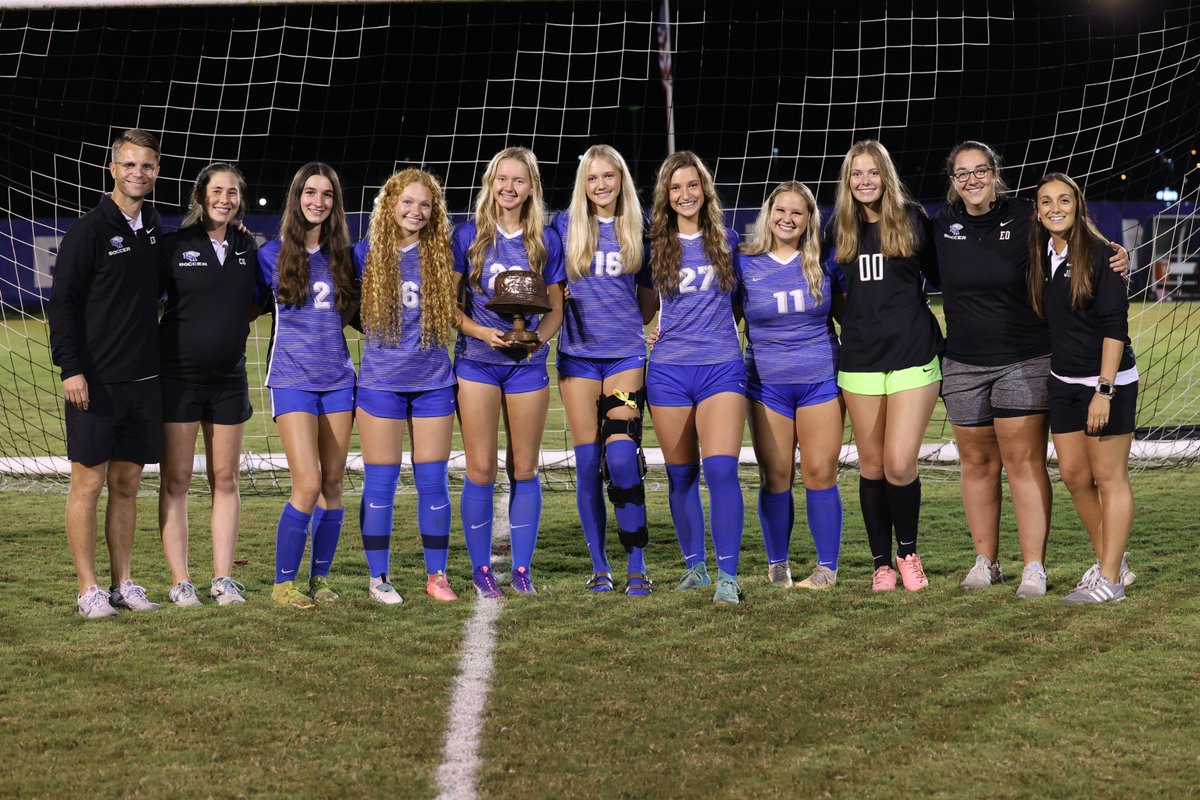 LCAathletics's tweet photo. On Monday night, we celebrated our seven amazing @LCAWsoccer seniors! Congrats to: Gabriella Albornoz, Riley Alcorn, Sydney Bryant, Hadley Hart, Ruby Karls, Katie Roth, and Mackenzie Wallace. #WeAreLCA https://t.co/hQceraYofq