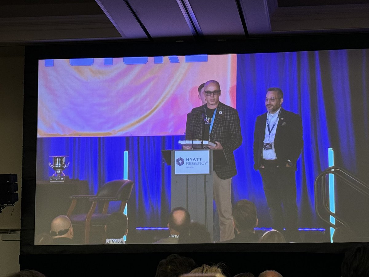 Amanda Young tweet media