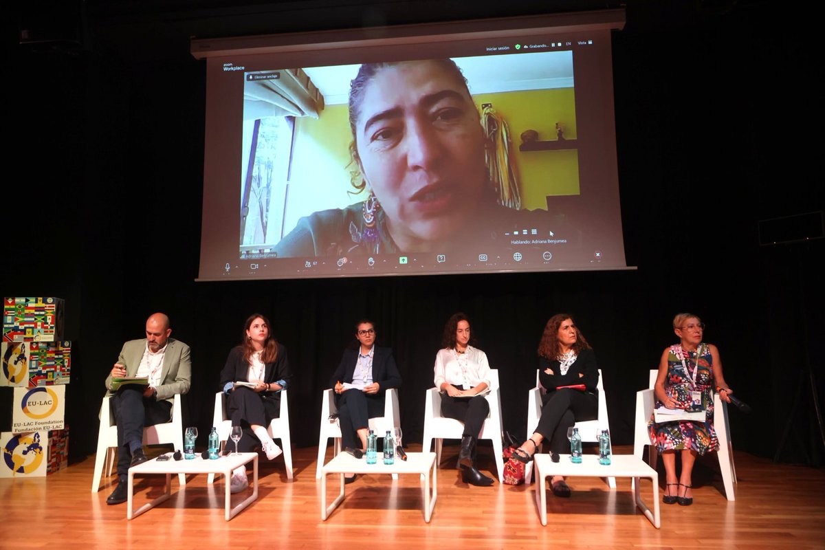 ‼️Ahora en el Foro de Política Exterior Feminista EU-LAC: abordamos el rol de los movimientos feministas y la ciudadanía organizada en el diseño, implementación y evaluación de la PEF y cómo estrechar la colaboración entre gobiernos y sociedad civil.