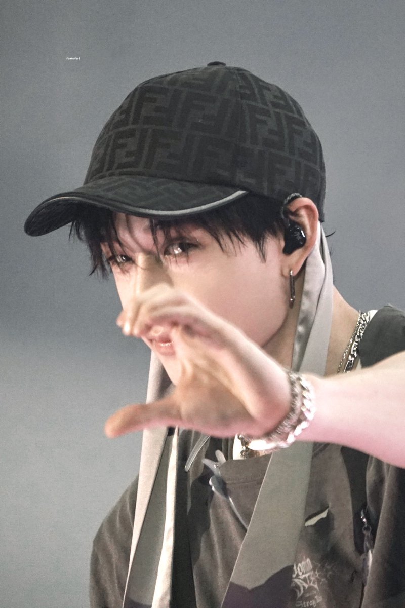 <a href="/BHNGCRHIS/">크리스</a> terimakasih sudah lahir ke dunia dan menjadi seseorang yg sangaaaaaat hebat!!

terimakasih telah menciptakan banyak karya yg sangat indah!

terimakasih telah menjadi sandaran banyak orang (terutama aku)

<a href="/BHNGCRHIS/">크리스</a>